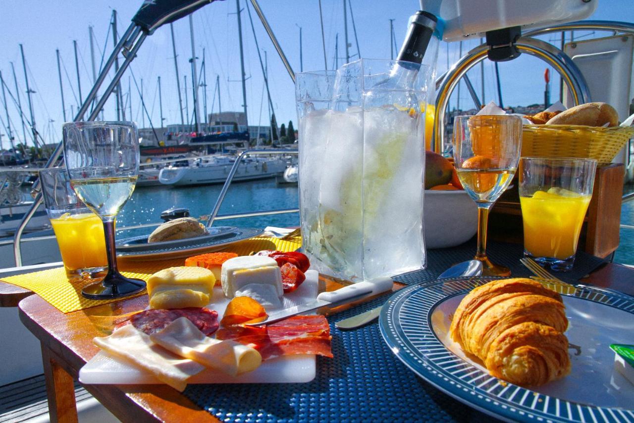 Stay In A Boat - Lisboa Екстериор снимка