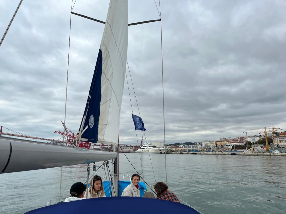 Stay In A Boat - Lisboa Екстериор снимка