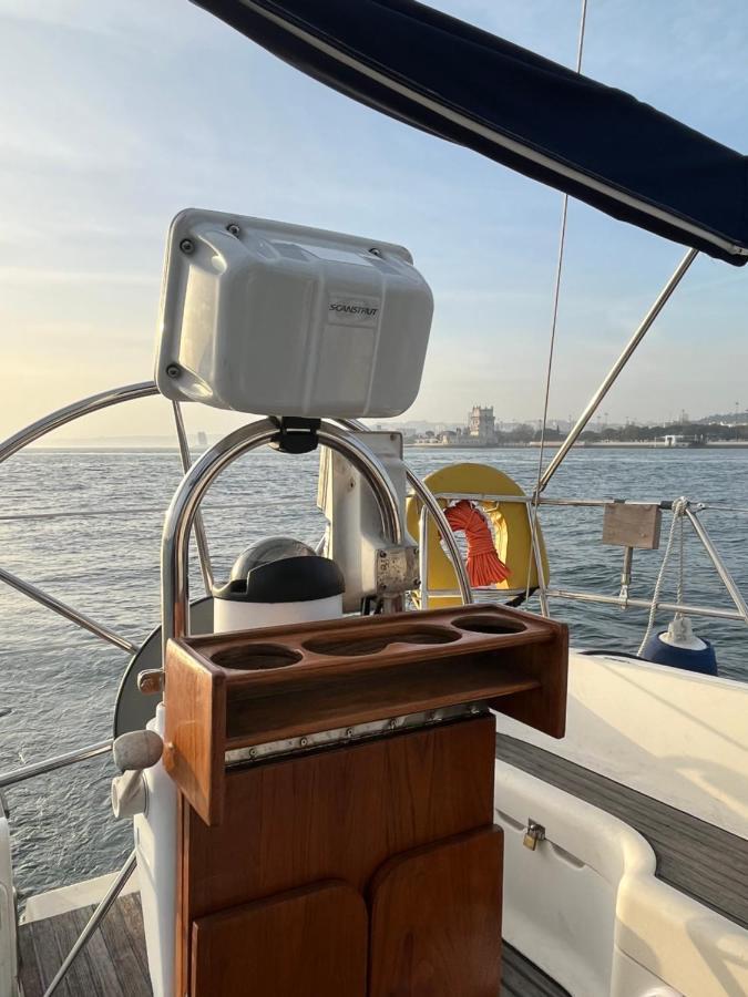 Stay In A Boat - Lisboa Екстериор снимка