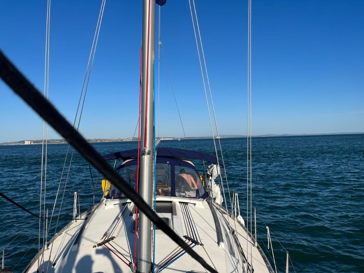 Stay In A Boat - Lisboa Екстериор снимка
