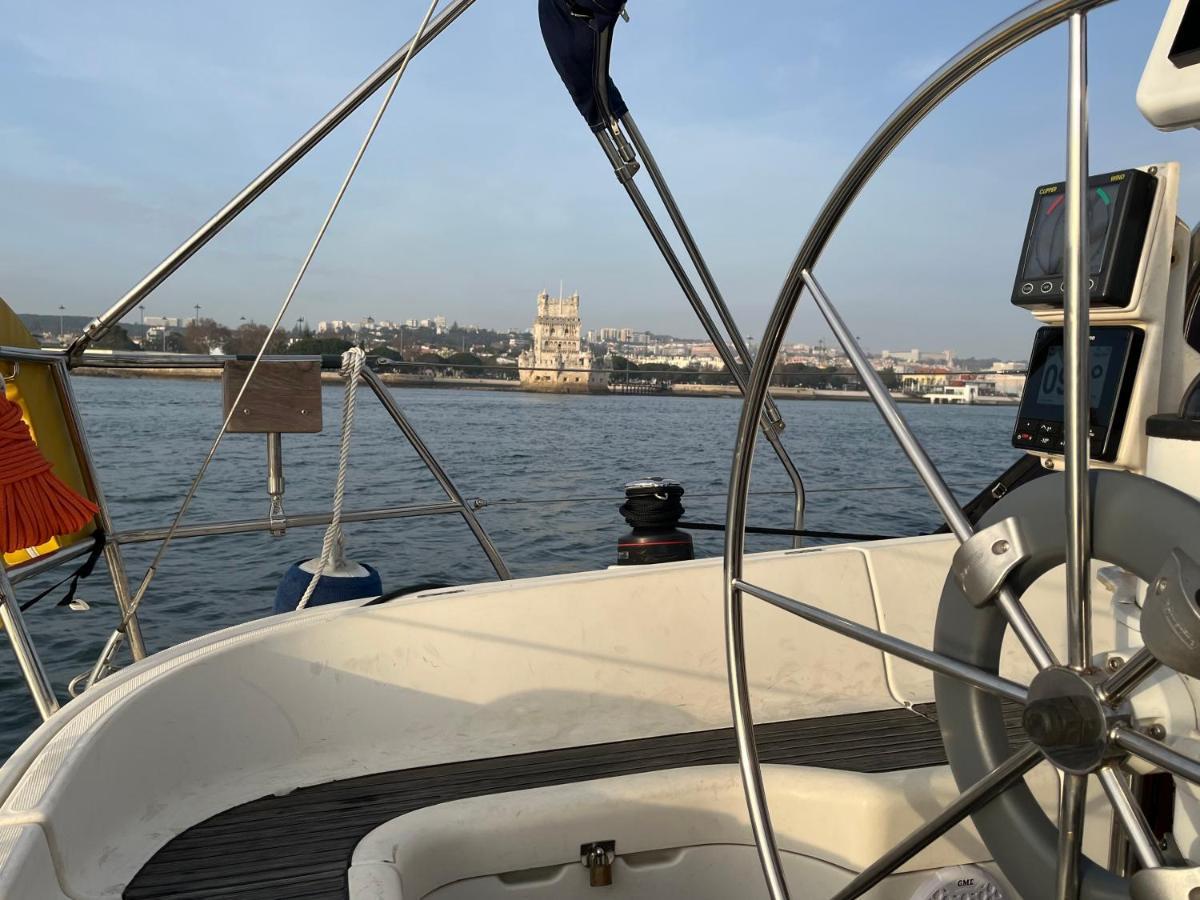 Stay In A Boat - Lisboa Екстериор снимка