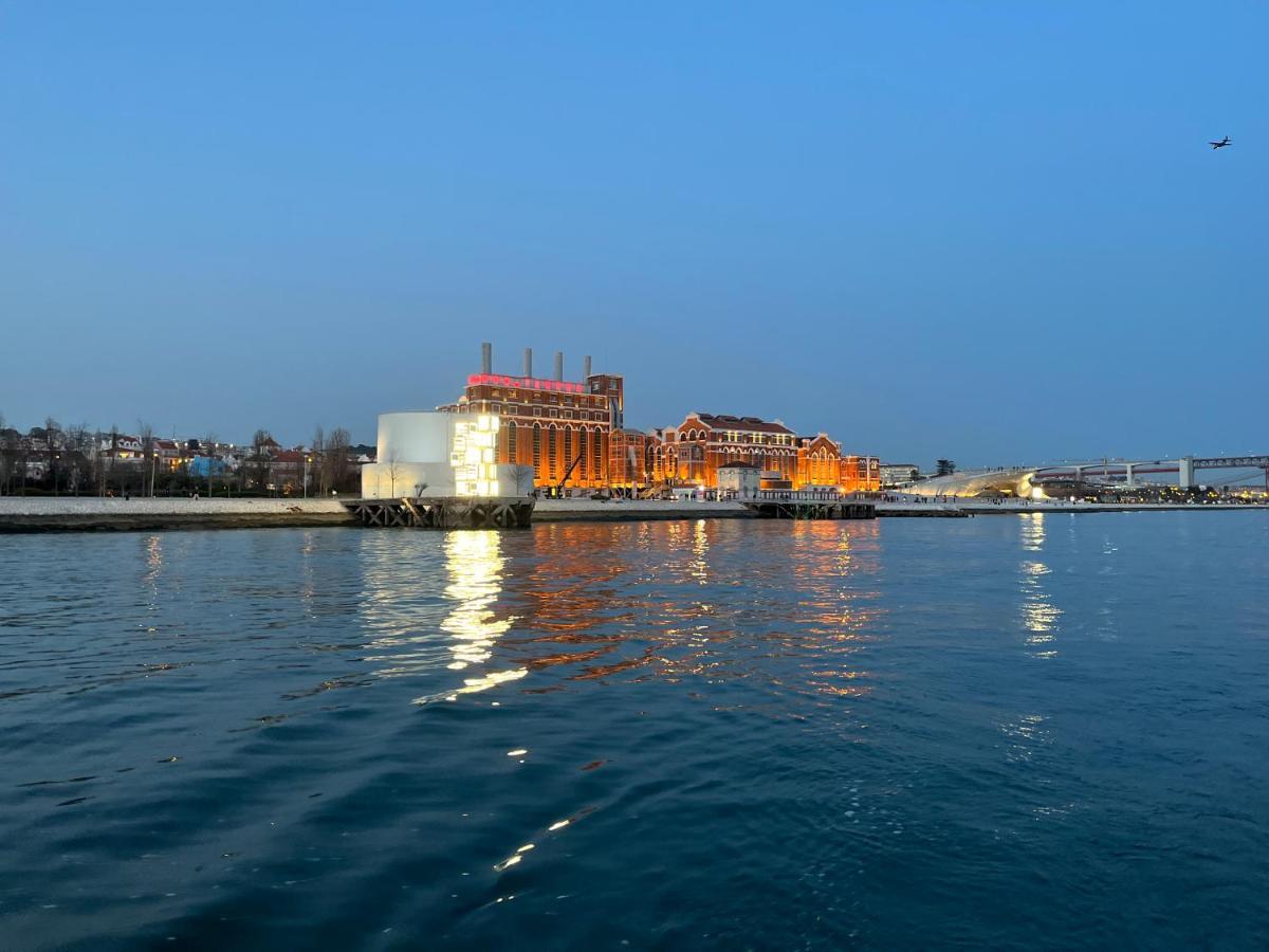 Stay In A Boat - Lisboa Екстериор снимка
